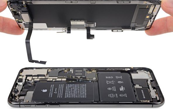 iPhone XS Max Ekran Değişimi Nasıl Yapılıyor?