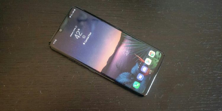 LG G9, Çentik ve Dörtlü Arka Kameraya Sahip