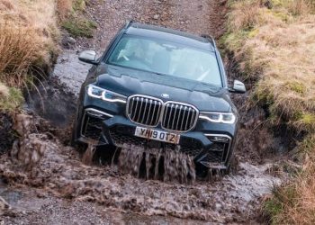 Yeni BMW X7 Arazide Nasıl?