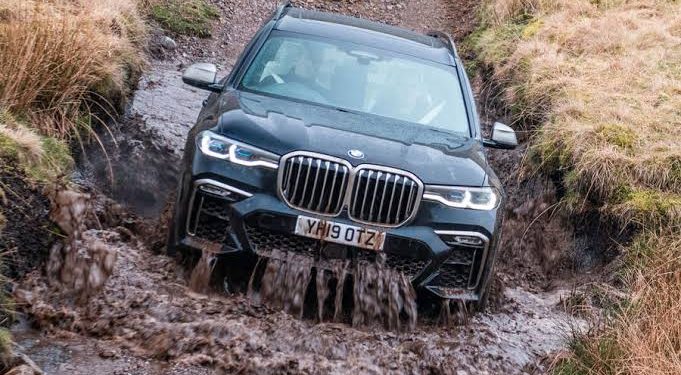 Yeni BMW X7 Arazide Nasıl?