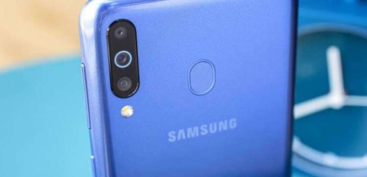 Galaxy A11 ile Galaxy M21 Karşı Karşıya!