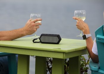 Balkonda Terasta Müzik Keyfi