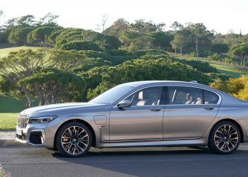 BMW tamamen elektrikli 5, 7, ve X1 serisi üretecek