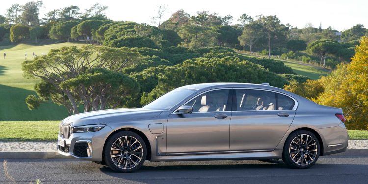 BMW tamamen elektrikli 5, 7, ve X1 serisi üretecek