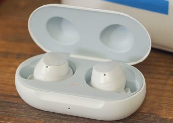 Samsung: iPhone dostu kulaklıklar geliyor