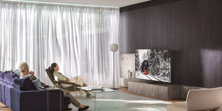 Samsung Q800 OLED TV: Evde Sinema İçin!