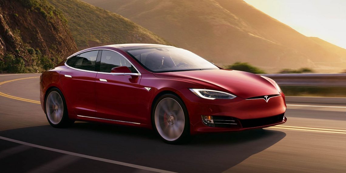 Tesla model 3 güncellemeleri