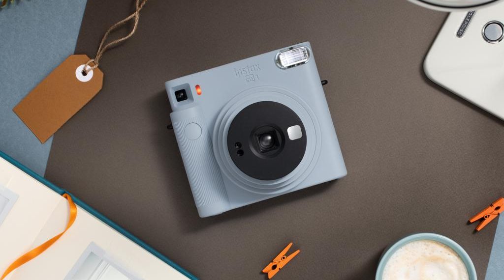 Fujifilm’den instax serisini tamamlayan yeni analog fotoğraf makinesi SQUARE SQ1