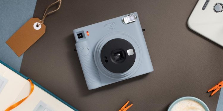 Fujifilm’den instax serisini tamamlayan yeni analog fotoğraf makinesi SQUARE SQ1
