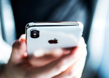 Apple cihazlarını kasıtlı bozuyor