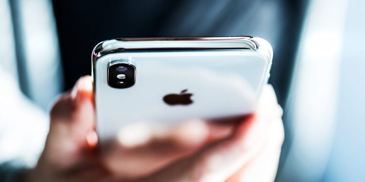 Apple cihazlarını kasıtlı bozuyor