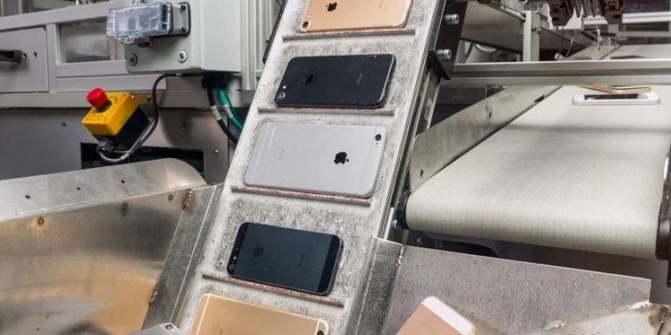 Apple, yasa dışı iPhone ve iPad satan şirkete dava açtı