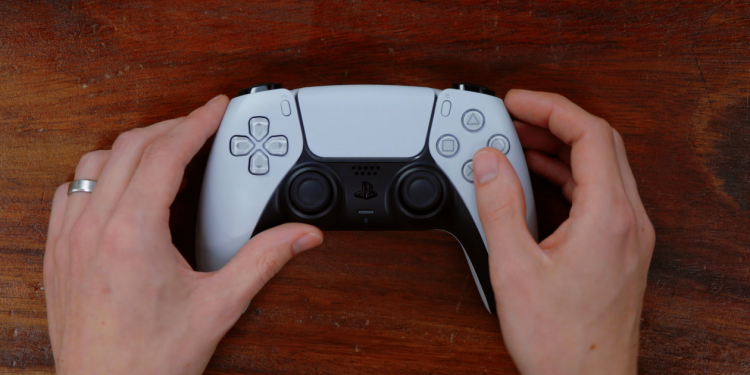 PlayStation 5: DualSense’in kutu açılışı