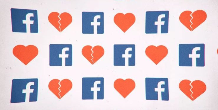 Facebook çalışanların hayatını riske