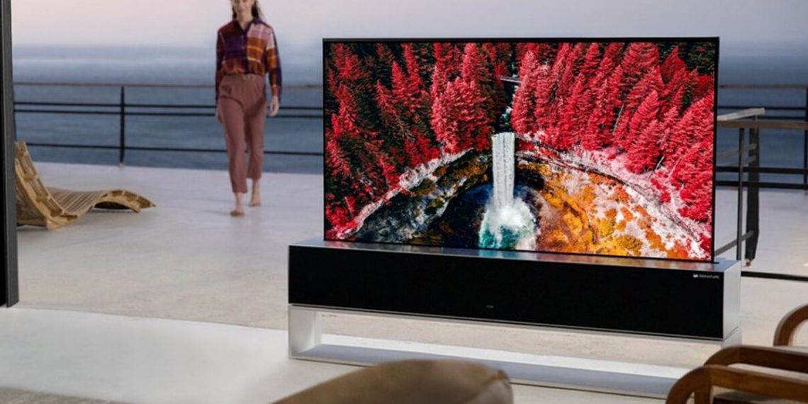 LG Signature OLED R katlanır TV dudak uçuklatan fiyatıyla satışta