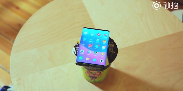 Xiaomi’den katlanabilir akıllı telefon