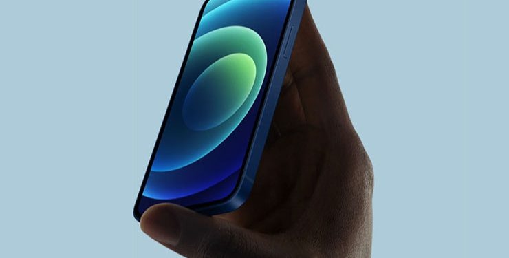 iPhone 12 kullanıcıların elinde