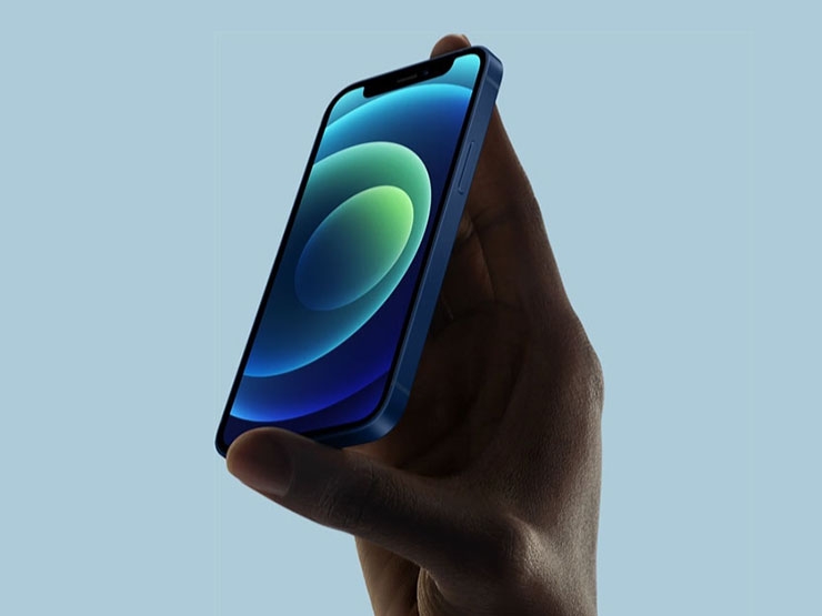 iPhone 12 kullanıcıların elinde