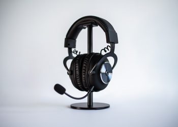 Logitech G PRO Serisi Ürünler: Oyuncu Kulaklığı ve Mouse