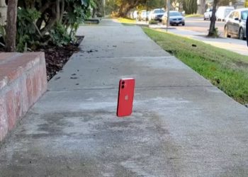 iPhone 12 mini düşürme testi! Seramik kalkan yok edilemez görünüyor