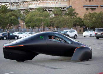 Aptera, şarj edilmesi gerekmediğini söylediği yeni bir Elektrikli Araç ile geri döndü