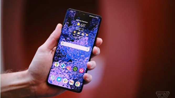 Samsung Galaxy S21 Ultra OLED ekranına sahip ilk telefonu