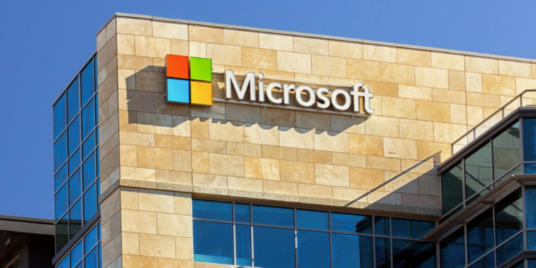 Microsoft, bazı kaynak kodlarının hackerlar tarafından görülebileceğini söylüyor