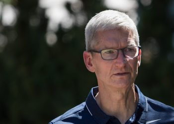 Apple, sırlarını medyaya sızdıran eski çalışanına dava açıyor