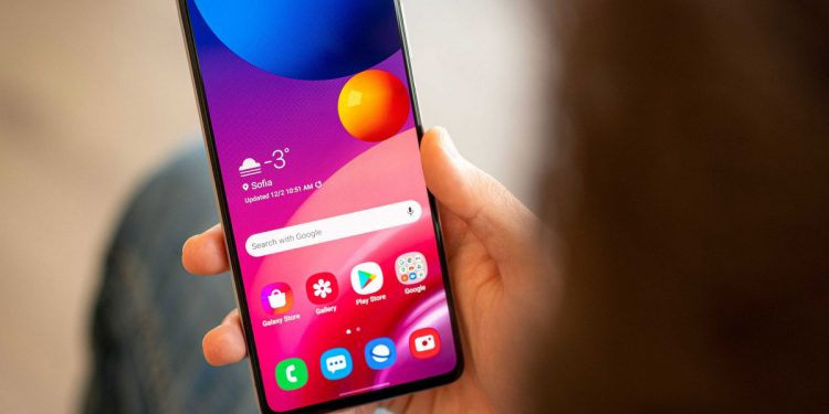 Samsung Galaxy M42 5G akıllı telefon yakında geliyor