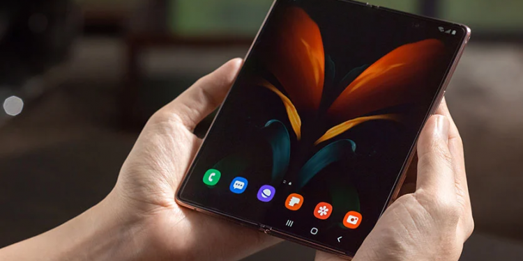 Samsung Galaxy Z Fold3 ve Z Flip3 Fotoğrafları Sızdı
