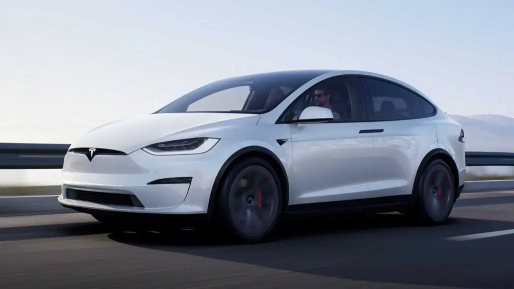 Tesla Model X Plaid Plus elektrikli otomobil