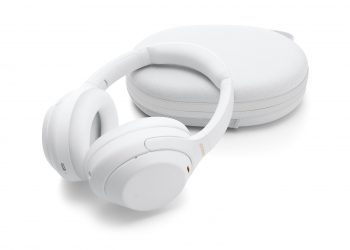 Sony WH-1000XM4 Silent White Kablosuz Kulaklığı Sunuyor
