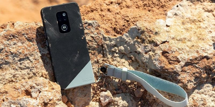 Motorola Defy 2021 Dayanıklı Akıllı Telefon Duyuruldu!