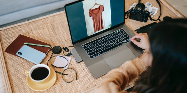 Online Giyim Alışverişlerinde Doğru Seçimi Yapmak için Tıklayın!