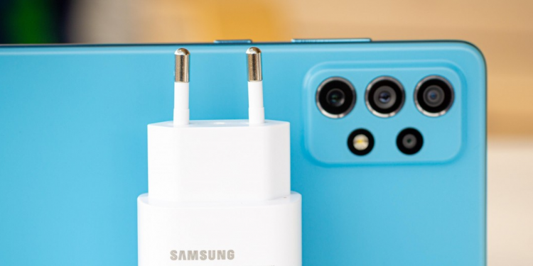 Samsung, Galaxy S22 Serisi İçin Hızlı Şarj Test Ediyor