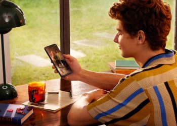 OPPO, A55 Akıllı Telefonunu Piyasaya Sundu