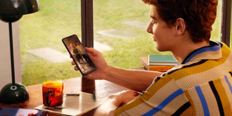 OPPO, A55 Akıllı Telefonunu Piyasaya Sundu