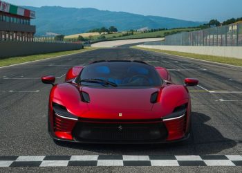 Ferrari Daytona SP3 Aracını Tanıttı