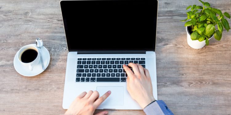 Bilgisayar Kendi Kendine Kapanıyor