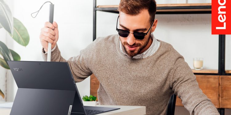 Lenovo, BlindLook Teknolojisiyle Büyük Alkış Topladı