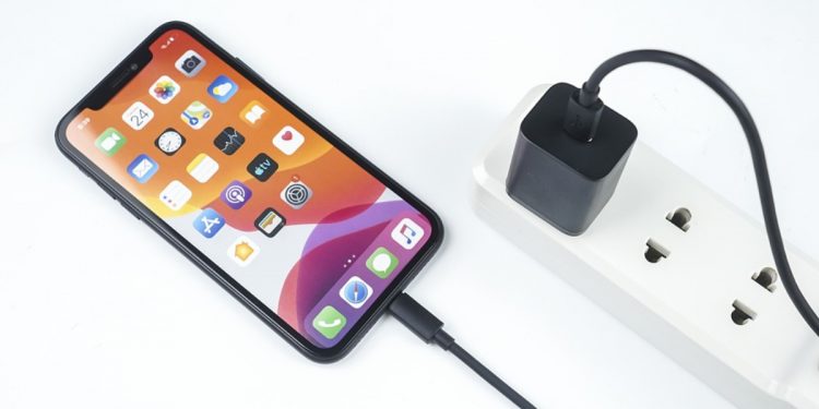 Telefon Neden Geç Şarj Olur?