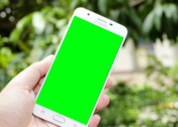 Telefonda Yeşil Ekran Sorunu Nasıl Çözülür?