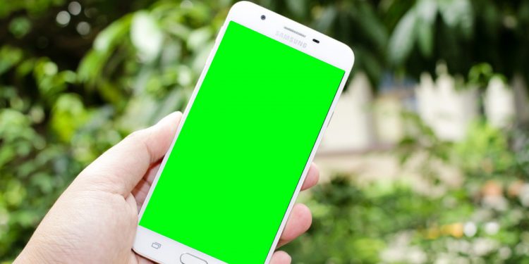 Telefonda Yeşil Ekran Sorunu Nasıl Çözülür?