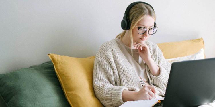 İngilizce Geliştirmek İçin Diziler