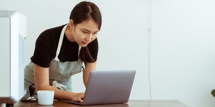 En İyi 5 Intro Yapma Sitesi: Programsız Intro Yapın!