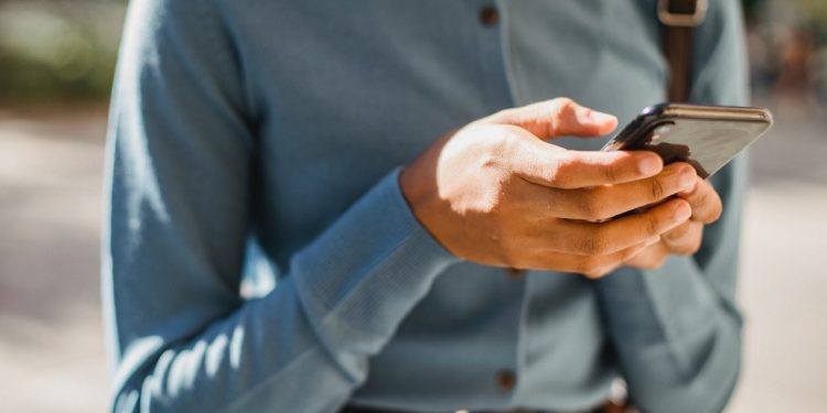 iPhone Kendi Kendine Kapanıyor, Çözümü Nedir?