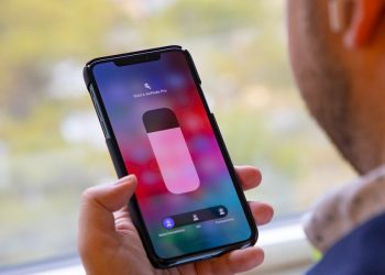 iPhone Kullanıcıları Dikkat! Telefonunuz Dinleniyor Olabilir!