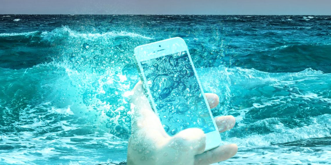 Telefonun Hoparlörüne Su Kaçtı, Nasıl Çıkarılır?