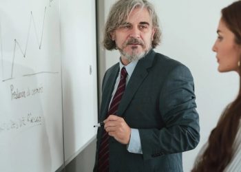 Cam Tavan Sendromu Nedir? Nasıl Aşılır?