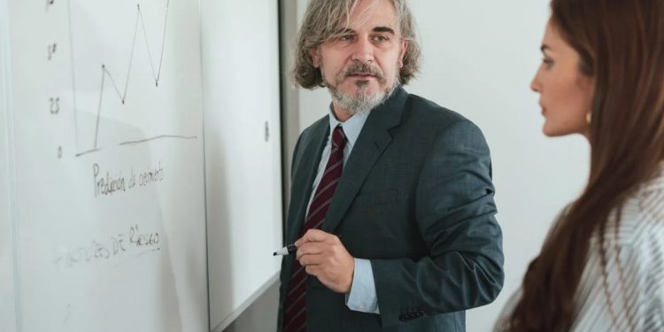 Cam Tavan Sendromu Nedir? Nasıl Aşılır?